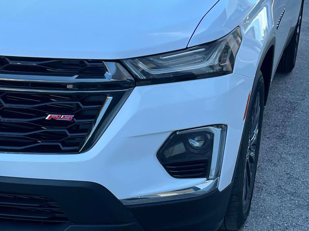 Used 2023 Chevrolet Traverse RS w/ LPO, Floor Liner Package AWD/4WD image 9
