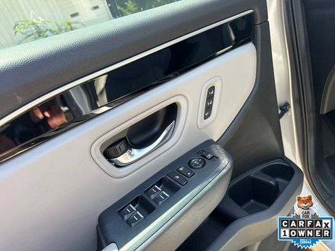 Used 2024 Honda Pilot EX-L image 11