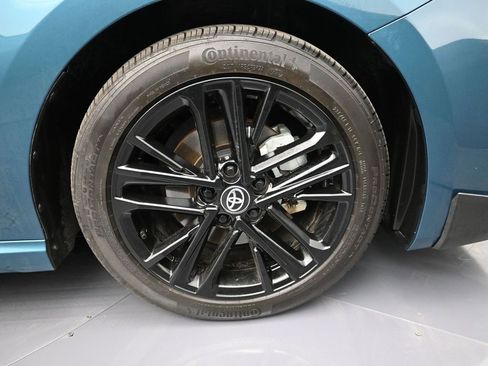 Used 2025 Toyota Camry SE w/ Convenience Package image 9