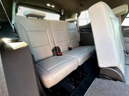 Used 2022 Chevrolet Tahoe Z71 w/ Luxury Package image 28