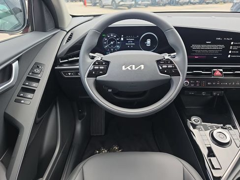 New 2026 Kia Niro Wind FWD image 14