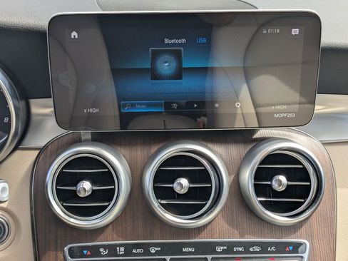 Certified 2022 Mercedes-Benz GLC 300 GLC 300 w/ Multimedia Package Lite image 5