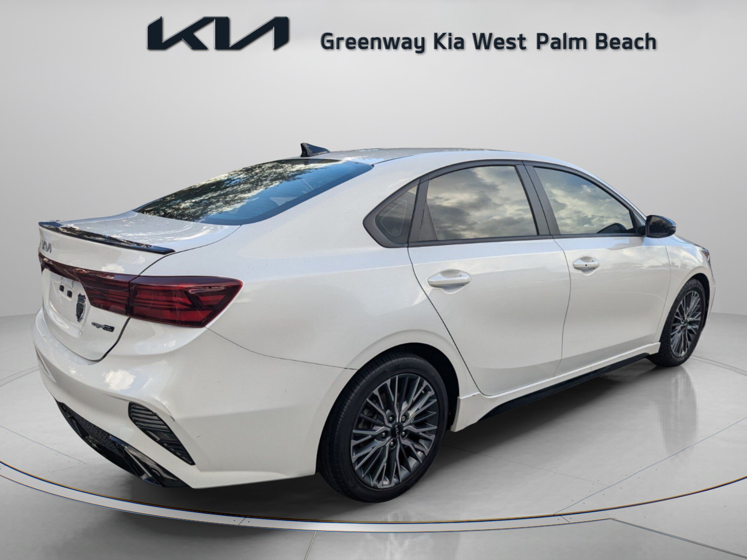 Used 2022 Kia Forte GT-Line w/ GT-Line Premium Package FWD image 8