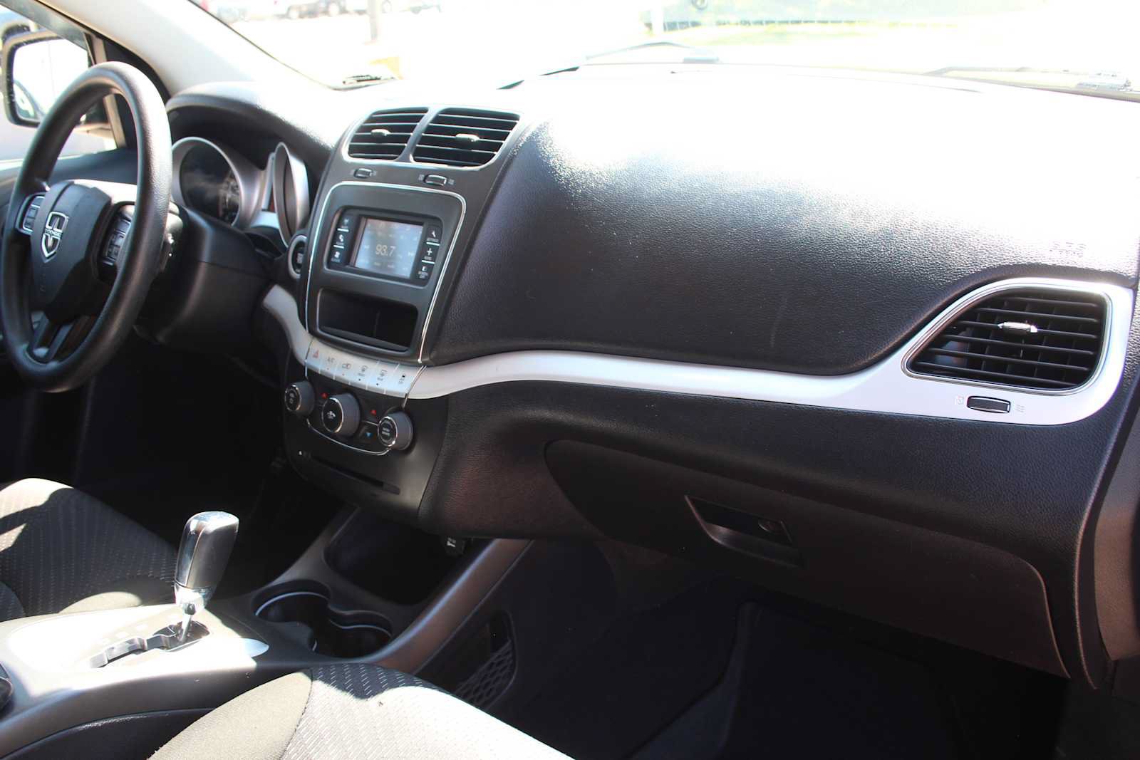 Used 2020 Dodge Journey SE w/ Blacktop Package FWD image 18