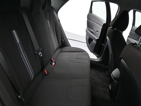 Used 2024 Hyundai Elantra SEL image 13