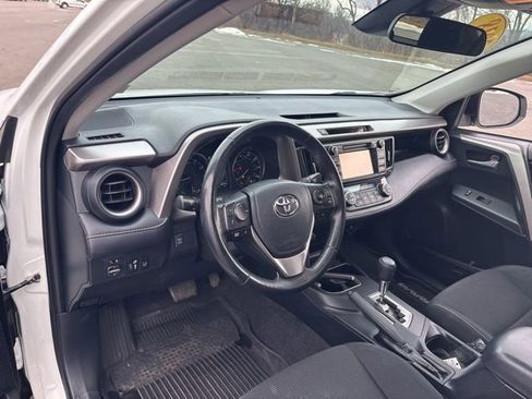 Used 2018 Toyota RAV4 XLE image 42