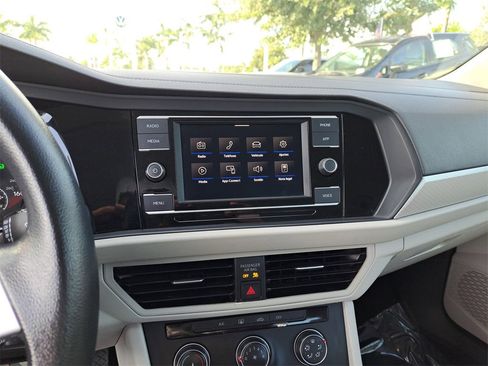 Used 2020 Volkswagen Jetta S image 21