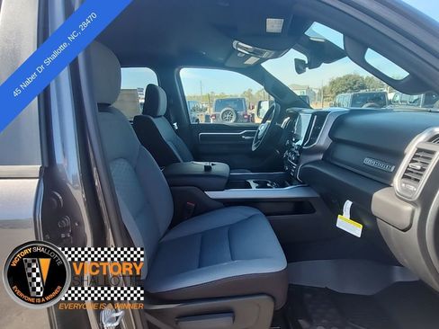 New 2026 RAM 1500 4x4 Crew Cab image 38