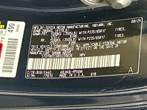 Used 2024 Toyota Sienna XLE FWD image 31