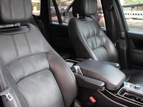 Used 2020 Land Rover Range Rover Long Wheelbase HSE image 21