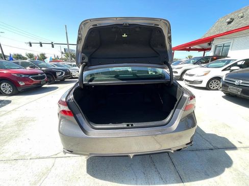 Used 2021 Toyota Camry SE FWD image 11