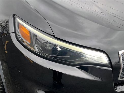 Used 2019 Jeep Cherokee Limited image 31