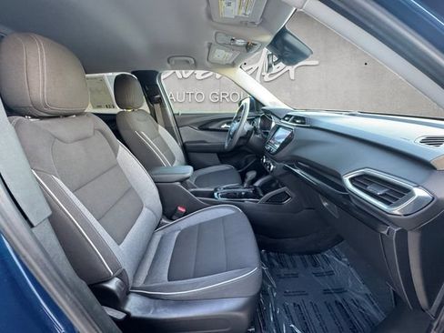 Used 2021 Chevrolet TrailBlazer LT w/ Convenience Package FWD image 24