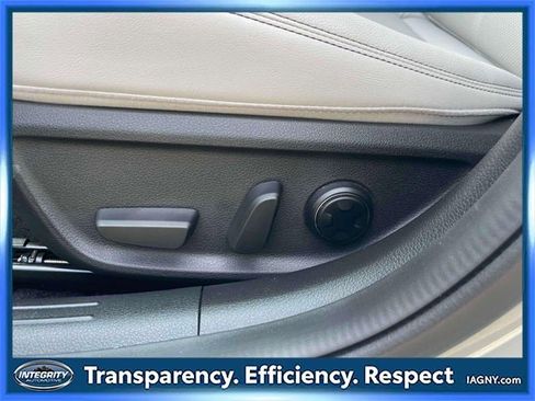 Used 2025 Genesis G70 2.5T image 18