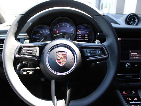 New 2025 Porsche Macan image 15