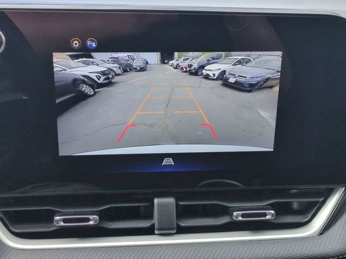 Used 2025 Chevrolet Equinox LT AWD/4WD image 17