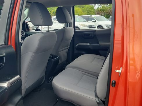 Used 2017 Toyota Tacoma SR5 w/ Tow Package RWD image 14