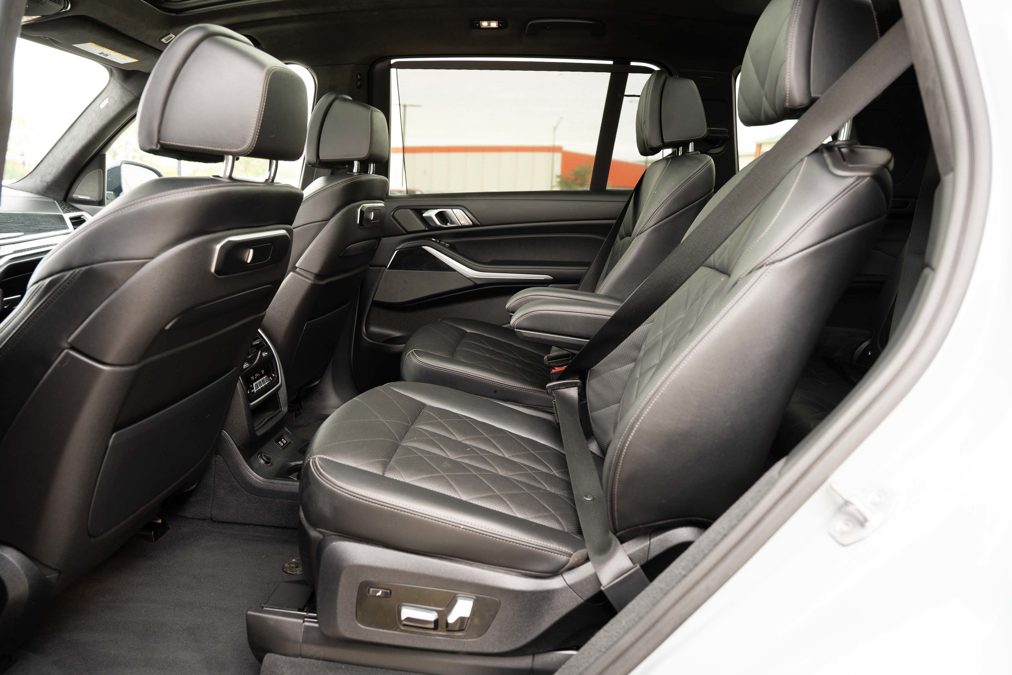 Used 2023 BMW X7 xDrive40i w/ M Sport Package AWD/4WD image 22
