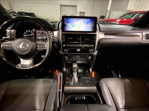Used 2022 Lexus GX 460 Premium w/ Accessory Package image 15