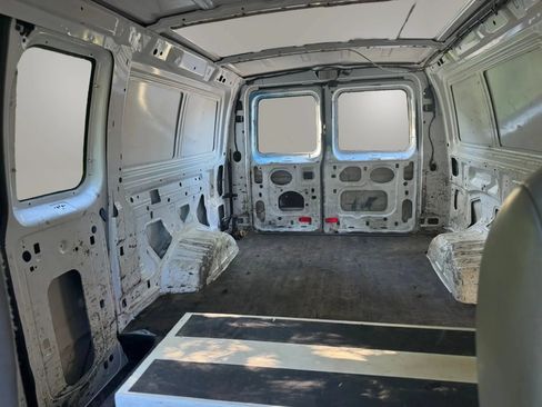 Used 2014 Ford E-350 and Econoline 350 Super Duty RWD image 7