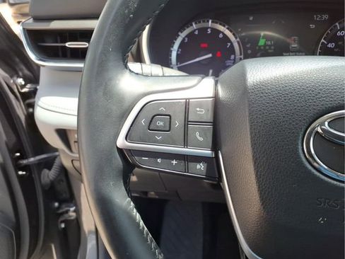 Used 2022 Toyota Highlander Limited AWD/4WD image 16