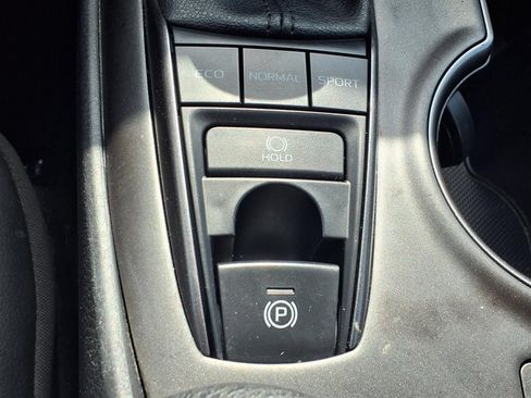 Used 2024 Toyota Camry XSE FWD image 11