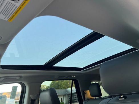 New 2025 Ford Expedition Active image 28