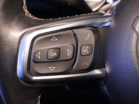 Used 2018 Jeep Wrangler Unlimited Sahara w/ Uconnect 4C Nav & Sound Group image 14