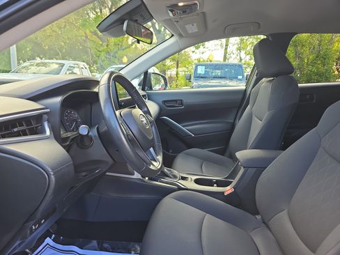 Used 2024 Toyota Corolla Cross LE image 25