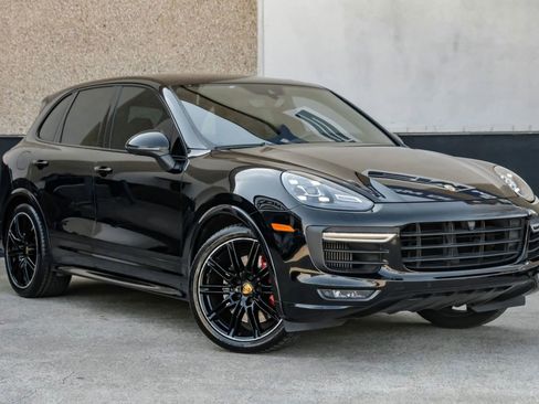 Used 2018 Porsche Cayenne GTS w/ Premium Package Plus image 6