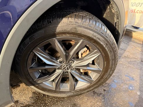 Used 2022 Volkswagen Tiguan SE image 49