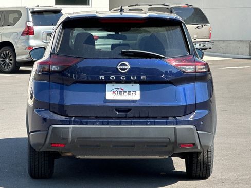 Used 2025 Nissan Rogue SV FWD image 5