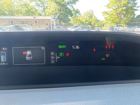 Used 2017 Toyota Prius Four w/ Advanced Technology Package FWD image 35