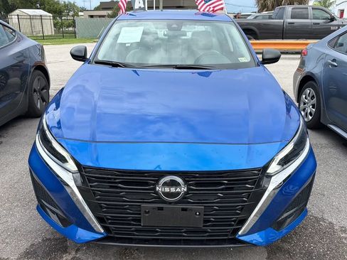 Used 2025 Nissan Altima 2.5 SV FWD image 1