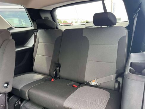 Used 2020 Chevrolet Traverse LT w/ Driver Confidence II Package AWD/4WD image 13