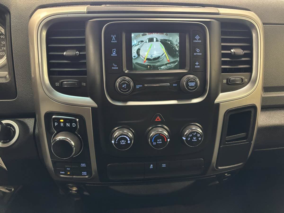 Used 2018 RAM 1500 Classic SLT AWD/4WD image 19