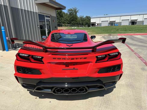 Used 2025 Chevrolet Corvette Z06 w/ Z07 Performance Package RWD image 4