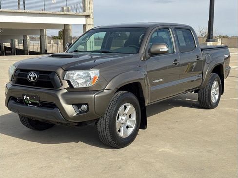 Used 2013 Toyota Tacoma 4x4 Double Cab w/ TRD Sport Pkg image 3