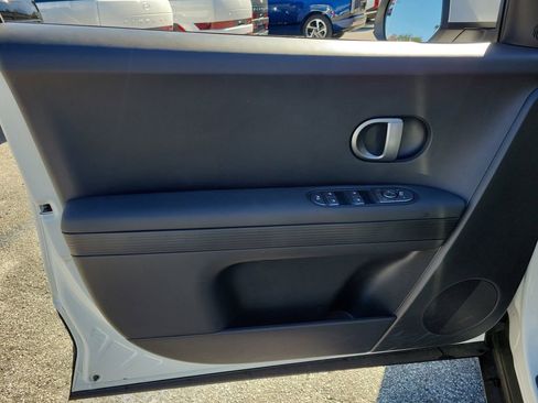 New 2026 Hyundai Ioniq 5 SEL RWD image 16