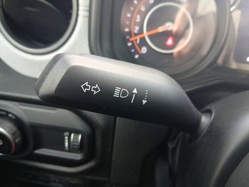 Used 2025 Jeep Wrangler Sport image 18