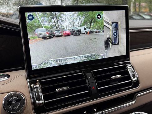 Certified 2024 Lincoln Navigator Reserve AWD/4WD image 29