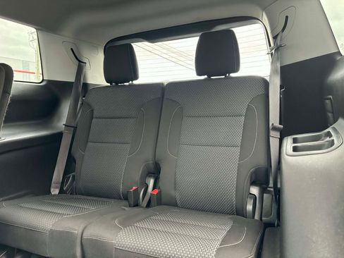 Used 2021 GMC Acadia SLE w/ Driver Convenience Package image 12