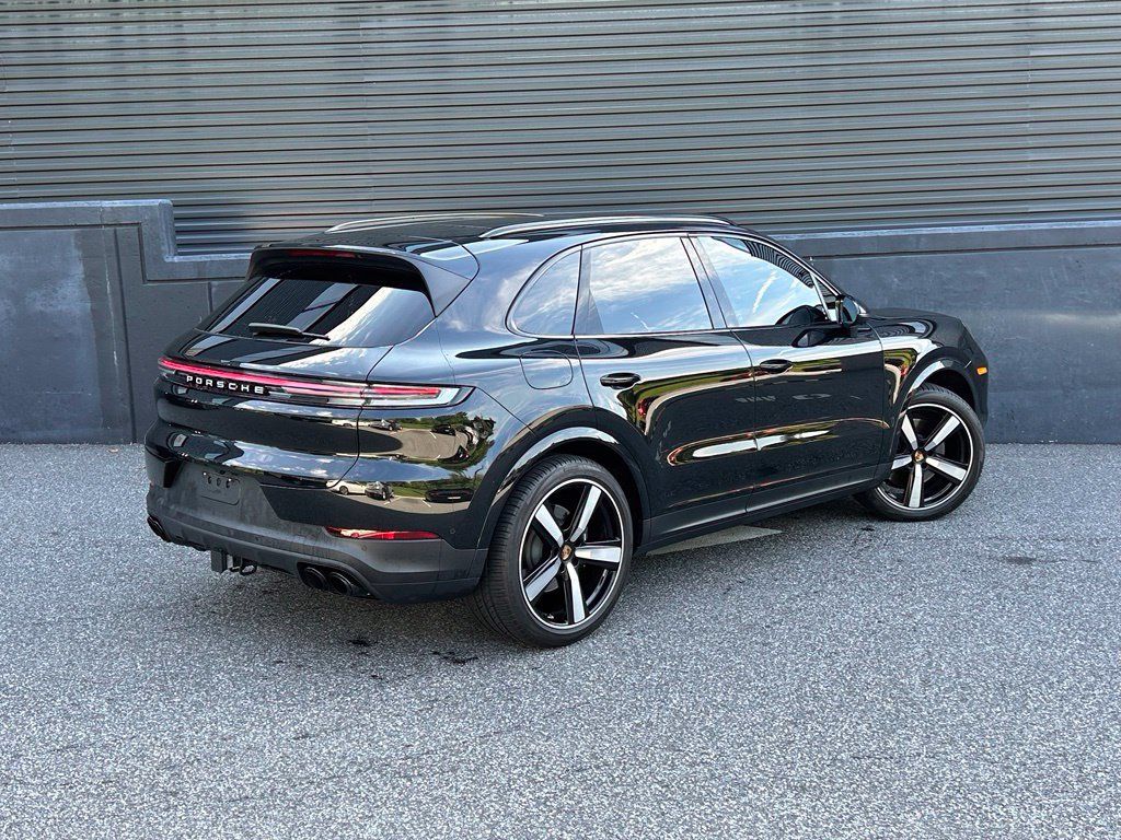 Certified 2025 Porsche Cayenne AWD/4WD image 10
