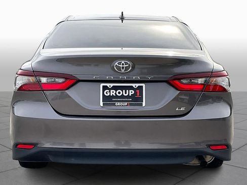 Used 2021 Toyota Camry LE image 4