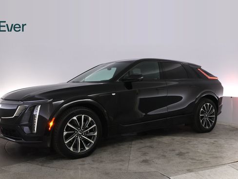 Used 2024 Cadillac Lyriq Sport AWD/4WD image 18