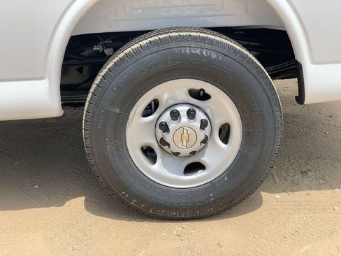 New 2026 Chevrolet Express 2500 w/ Driver Convenience Package RWD image 31