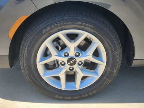 Certified 2025 Kia Soul LX w/ LX Technology Package FWD image 12