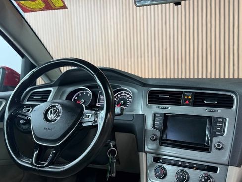 Used 2015 Volkswagen Golf S image 5