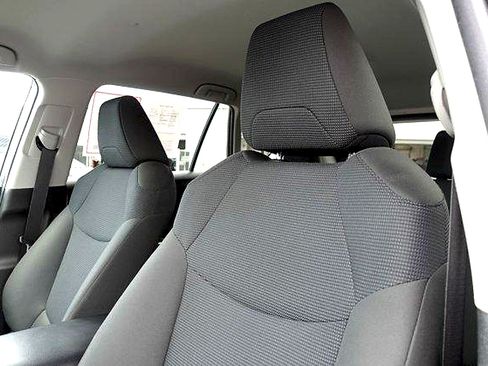 Certified 2024 Toyota RAV4 LE AWD/4WD image 10