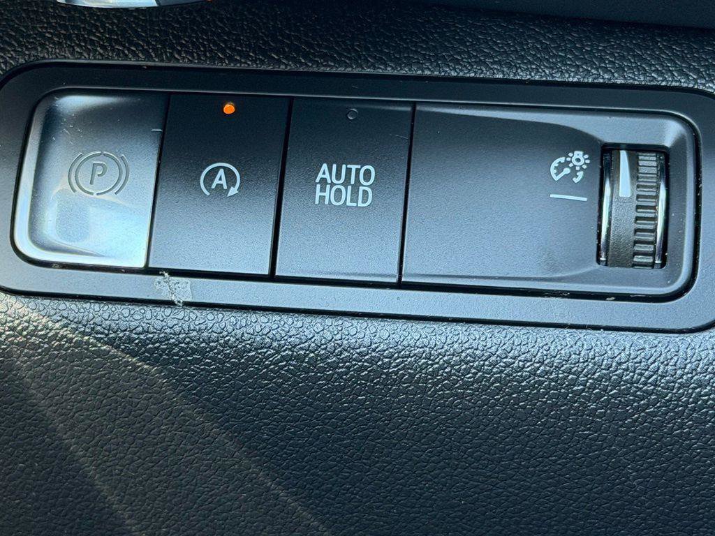 Used 2025 Chevrolet Equinox LT w/ Convenience Package II FWD image 17